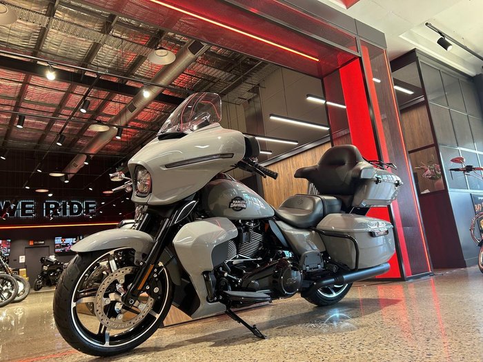 2025 Harley-Davidson Street Glide Ultra 117 (FLHXU) Touring