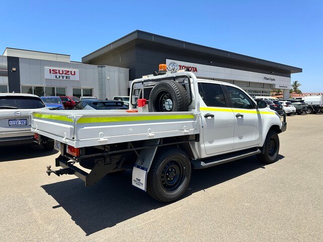 2021 Toyota Hilux HILUX 4x4 2.8L DSL D/C/C 6AT SR 2L71010 001 Glacier White