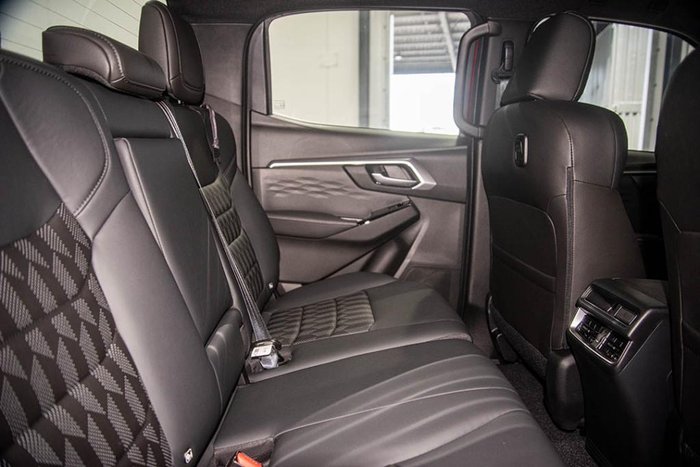 2025 Isuzu D-MAX LS-U+