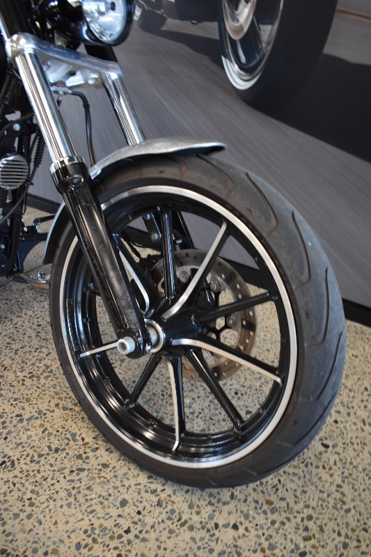2015 HARLEY-DAVIDSON FXSB SOFTAIL BREAKOUT