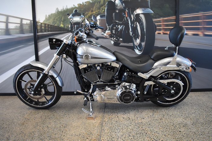 2015 HARLEY-DAVIDSON FXSB SOFTAIL BREAKOUT