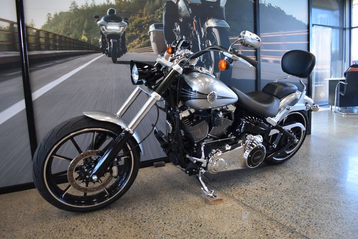 2015 HARLEY-DAVIDSON FXSB SOFTAIL BREAKOUT
