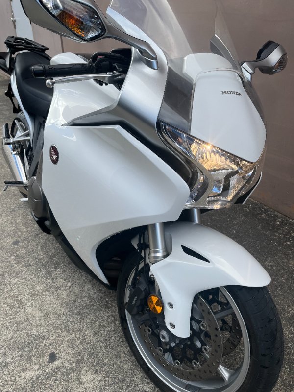 2011 Honda VFR1200F WHITE