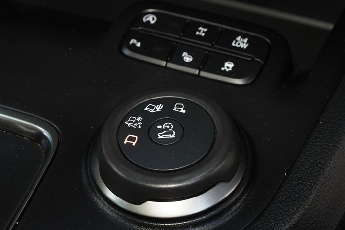 2020 Ford Everest Titanium