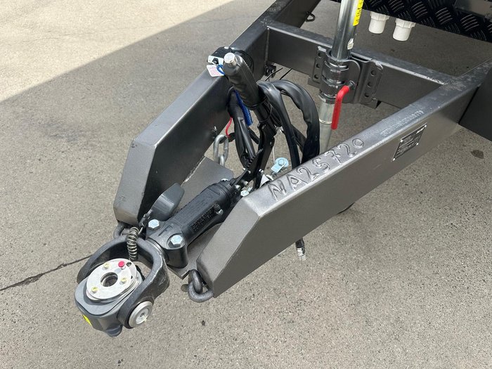 2025 New Age Caravans Manta Ray 16 Expedition My26