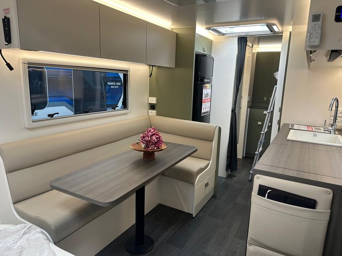 2025 New Age Caravans Roadowl 21 Ft Family My26