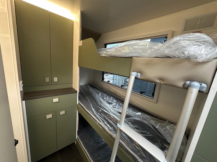 2025 New Age Caravans Roadowl 21 Ft Family My26