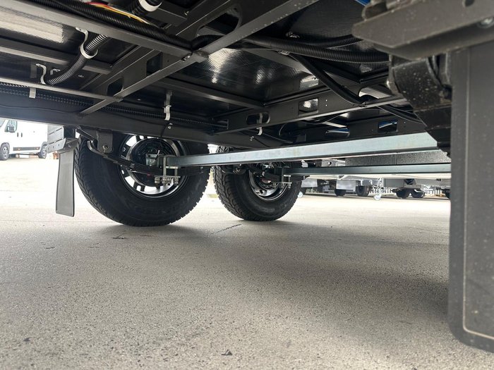 2025 New Age Caravans Roadowl 21 Ft Family My26