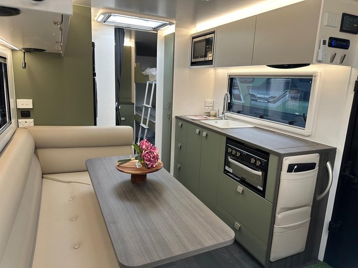 2025 New Age Caravans Roadowl 21 Ft Family My26