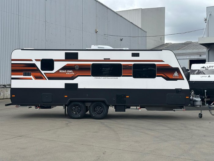 2025 New Age Caravans Roadowl 21 Ft Family My26