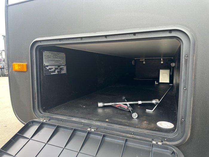 2025 New Age Caravans Roadowl 21 Ft Family My26