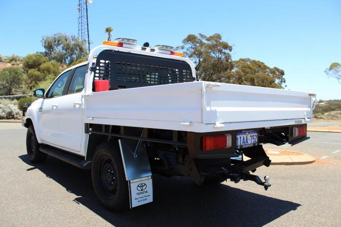 2023 Toyota Hilux SR
