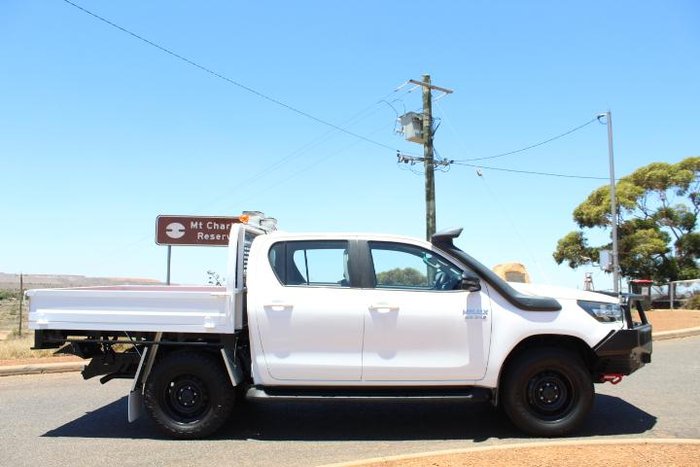 2023 Toyota Hilux SR
