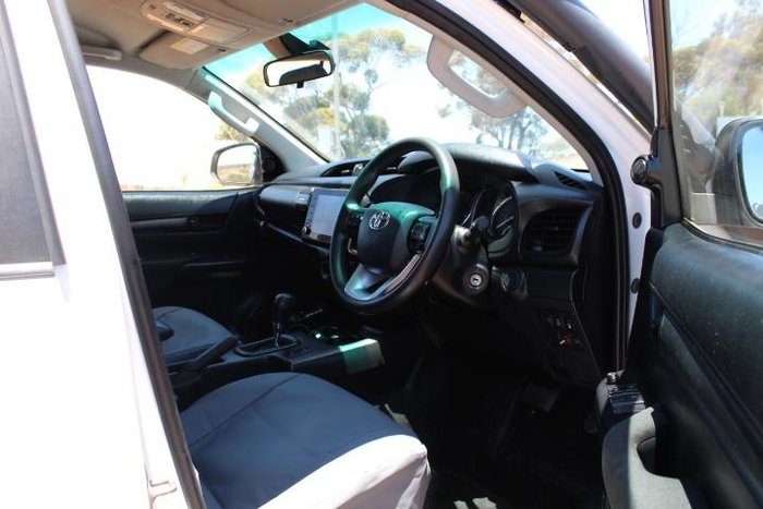 2023 Toyota Hilux SR