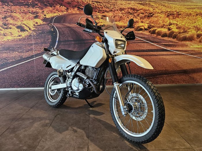 2018 Suzuki DR650SE DR White