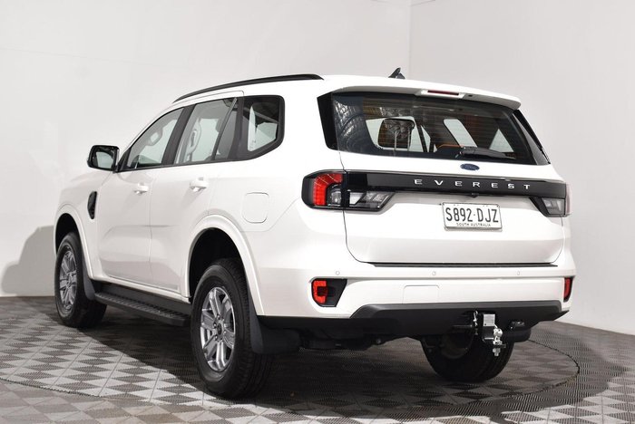2025 Ford Everest Ambiente