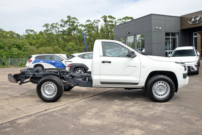 2025 Mitsubishi Triton GLX