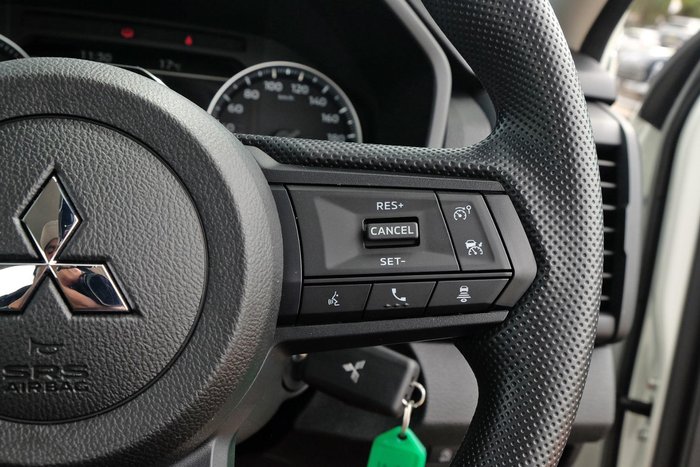 2025 Mitsubishi Triton GLX