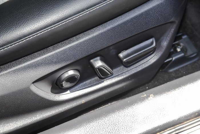 2023 Toyota Camry SX