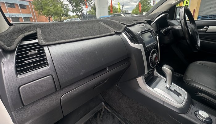 2017 Isuzu MU-X LS-T