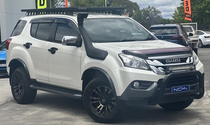 2017 Isuzu MU-X LS-T