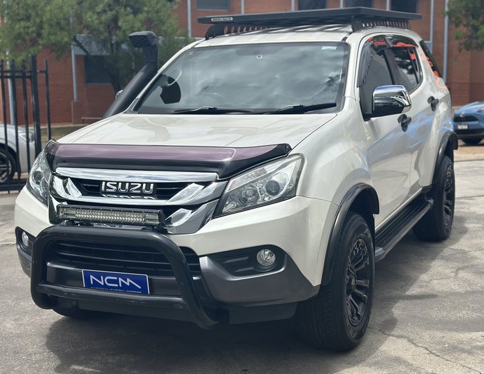 2017 Isuzu MU-X LS-T