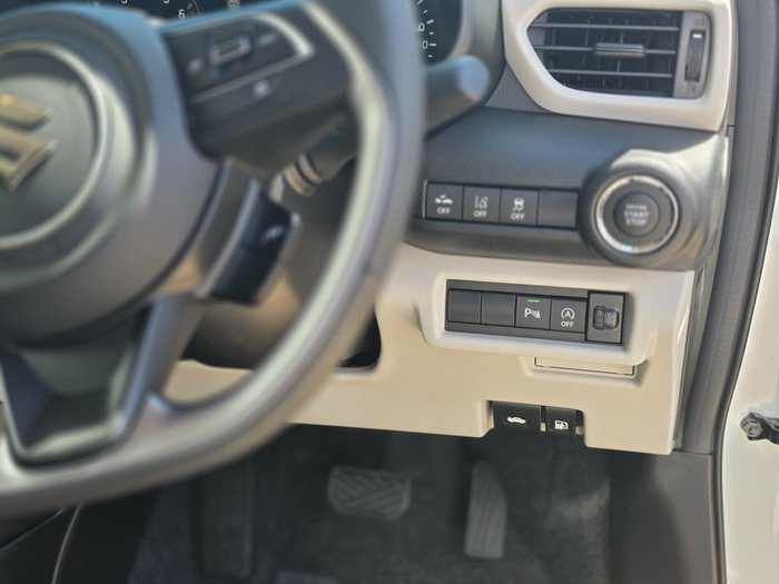 2025 Suzuki Swift Hybrid Plus