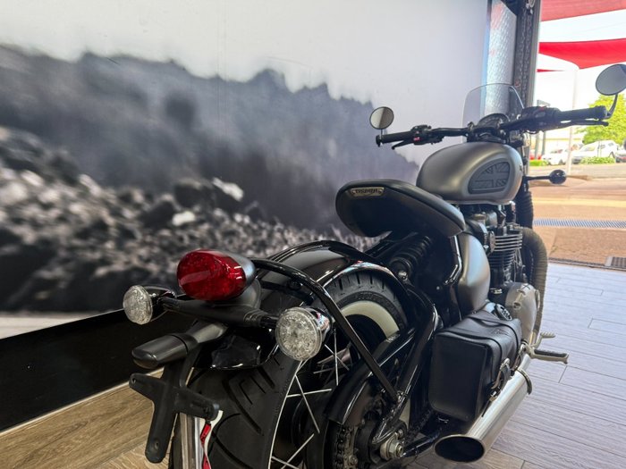 2018 Triumph BONNEVILLE BOBBER GREY