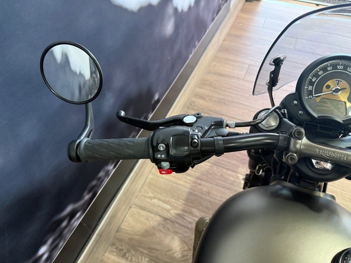 2018 Triumph BONNEVILLE BOBBER GREY