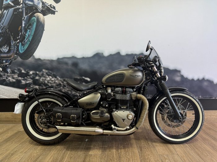 2018 Triumph BONNEVILLE BOBBER GREY