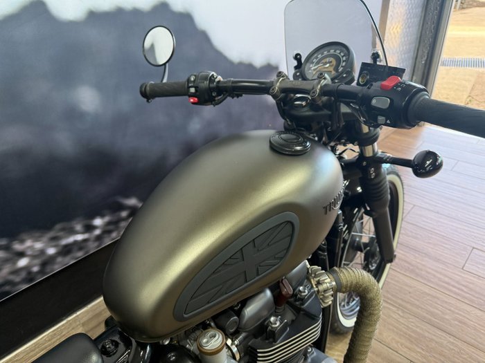 2018 Triumph BONNEVILLE BOBBER GREY