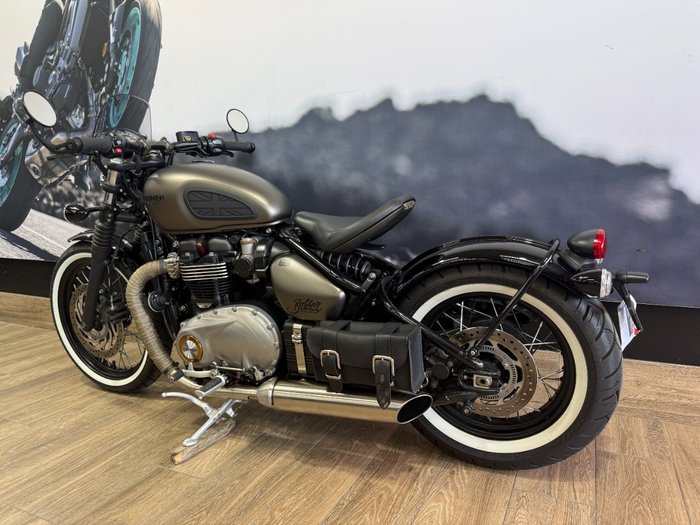 2018 Triumph BONNEVILLE BOBBER GREY