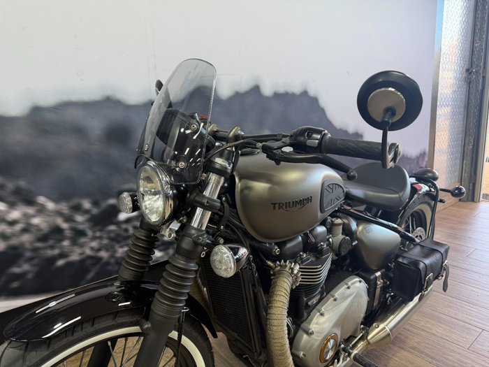 2018 Triumph BONNEVILLE BOBBER GREY
