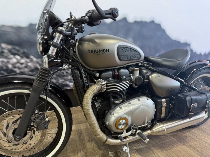 2018 Triumph BONNEVILLE BOBBER GREY