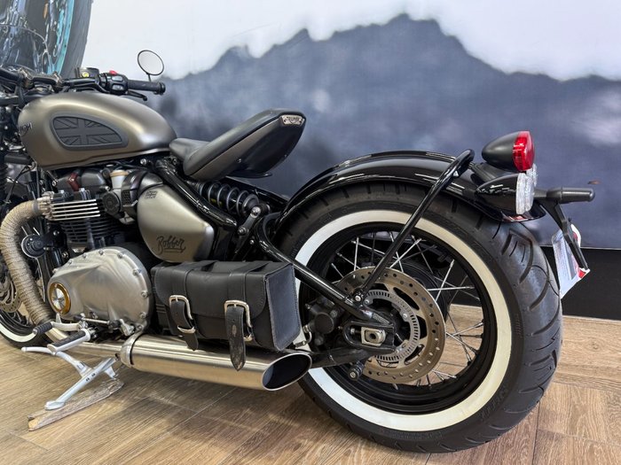 2018 Triumph BONNEVILLE BOBBER GREY