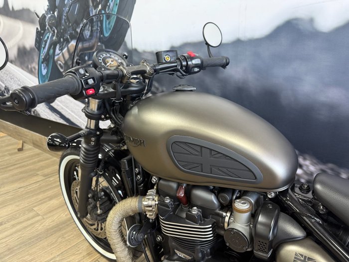 2018 Triumph BONNEVILLE BOBBER GREY
