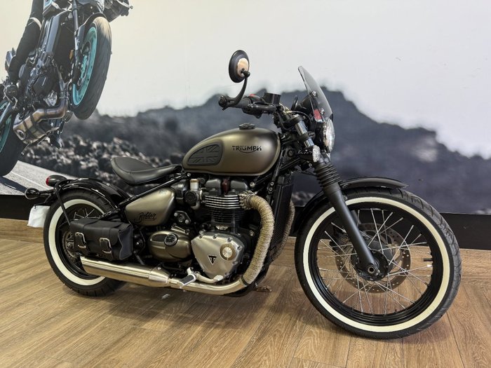 2018 Triumph BONNEVILLE BOBBER GREY