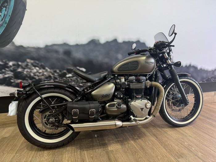 2018 Triumph BONNEVILLE BOBBER GREY
