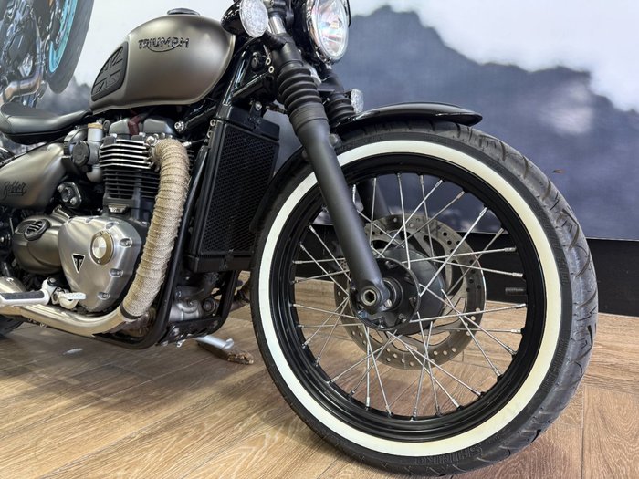 2018 Triumph BONNEVILLE BOBBER GREY