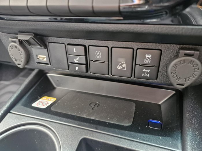 2025 Toyota Hilux SR5 48V