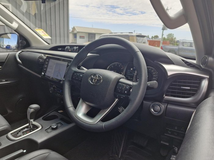 2025 Toyota Hilux SR5 48V