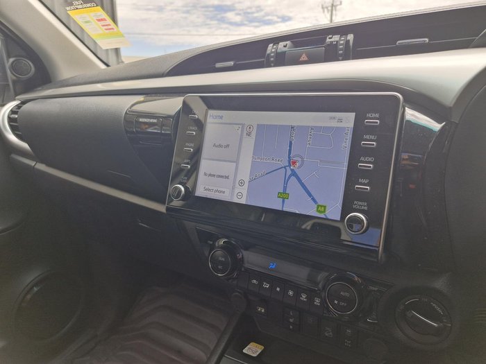 2025 Toyota Hilux SR5 48V