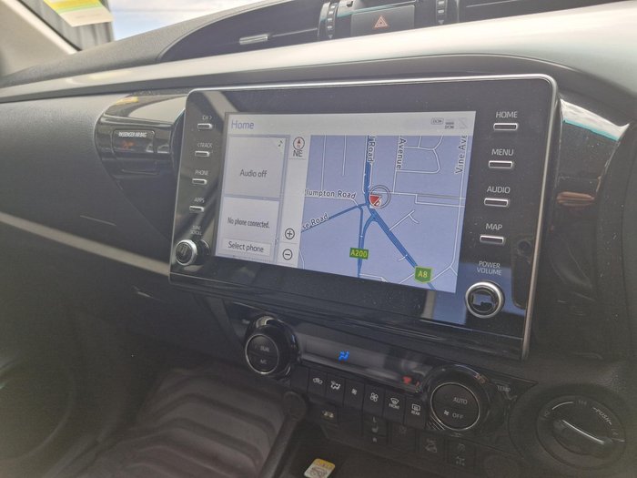 2025 Toyota Hilux SR5 48V