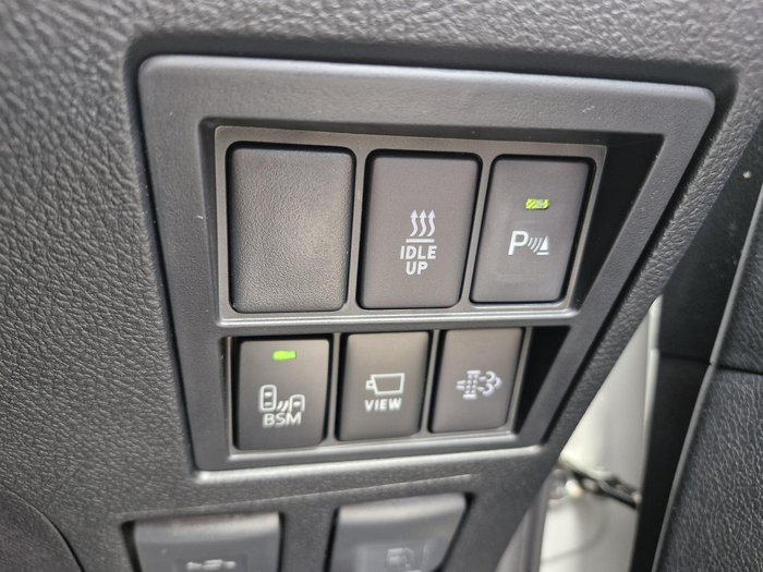 2025 Toyota Hilux SR5 48V