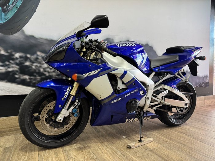 2001 Yamaha YZF-R1 BLUE