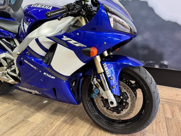 2001 Yamaha YZF-R1 BLUE