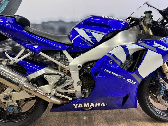 2001 Yamaha YZF-R1 BLUE
