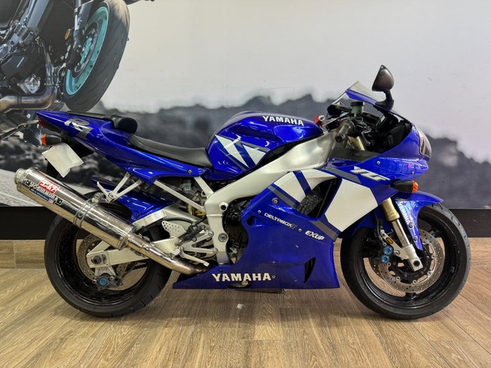 2001 Yamaha YZF-R1 BLUE