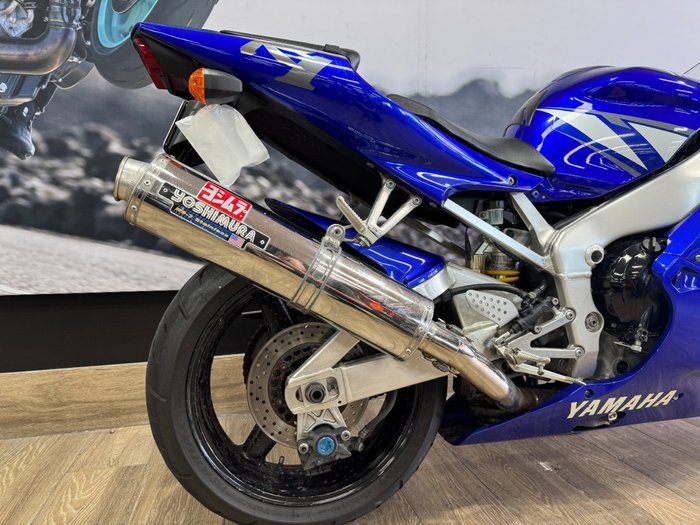 2001 Yamaha YZF-R1 BLUE