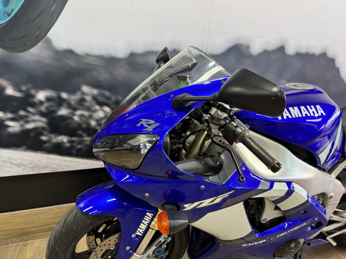 2001 Yamaha YZF-R1 BLUE